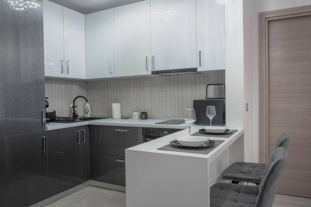 Luxury 2 Bedroom Apartment Bucarest Exterior foto