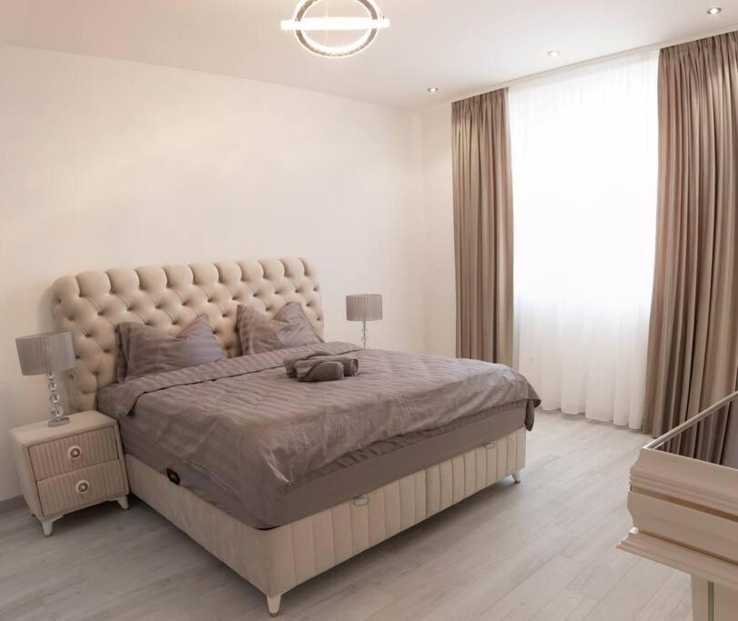 Luxury 2 Bedroom Apartment Bucarest Exterior foto