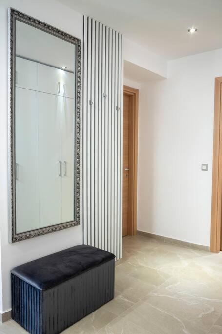 Luxury 2 Bedroom Apartment Bucarest Exterior foto