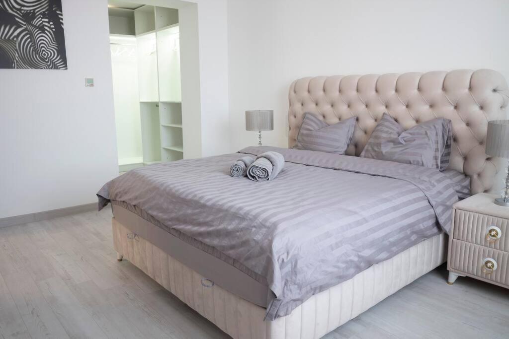 Luxury 2 Bedroom Apartment Bucarest Exterior foto